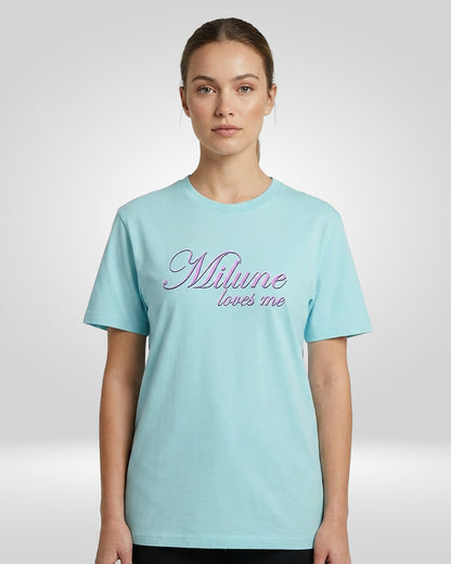 MILUNE LOVES ME REGULAR TEE